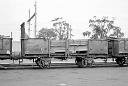 &copy; Rob O'Regan, 1977