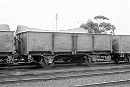 &copy; Rob O'Regan, 1977